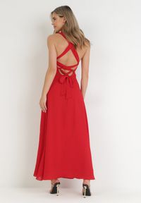 Born2be - Czerwona Sukienka Maxi z Ozdobnym Wiązaniem na Plecach Bremte. Kolor: czerwony. Długość: maxi #4