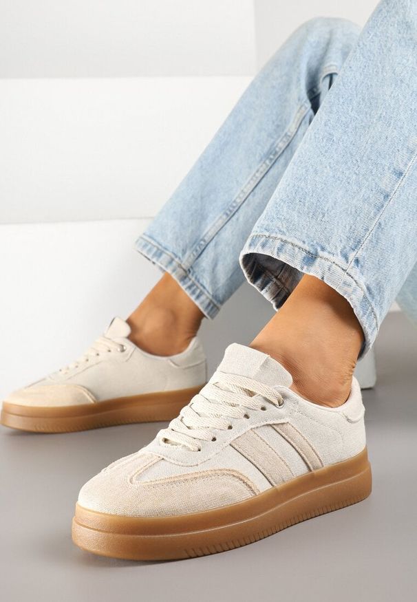 Born2be - Beżowe Sneakersy w Stylu Tenisówek z Paskami Falanisa. Okazja: na co dzień. Zapięcie: pasek. Kolor: beżowy. Materiał: jeans