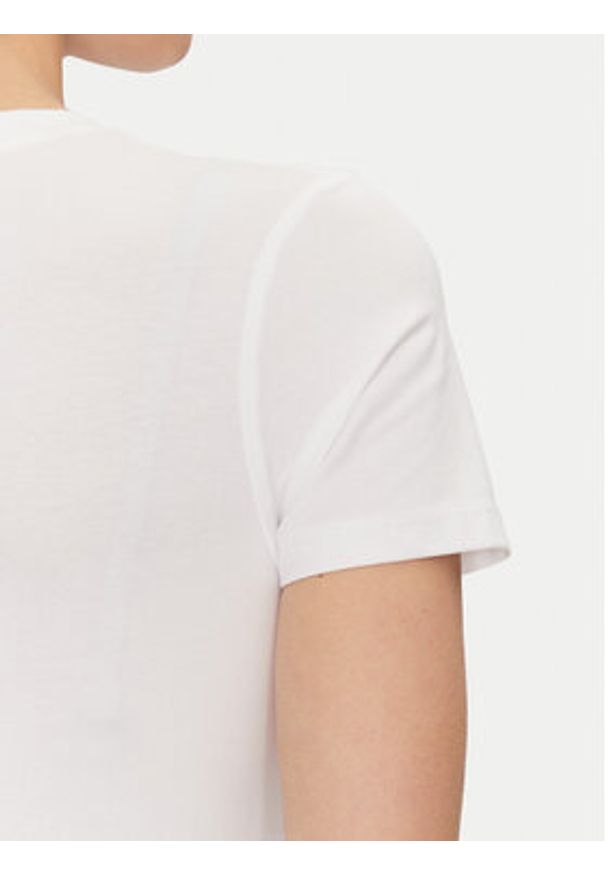 Guess Jeans T-Shirt W4YI23 J1314 Biały Slim Fit. Kolor: biały. Materiał: bawełna