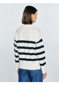 Big-Star - Sweter damski polo w pasy kremowo-czarne Alina 100. Okazja: na co dzień. Typ kołnierza: polo. Kolor: biały. Materiał: skóra, wiskoza. Wzór: gładki, paski. Styl: casual, elegancki #3