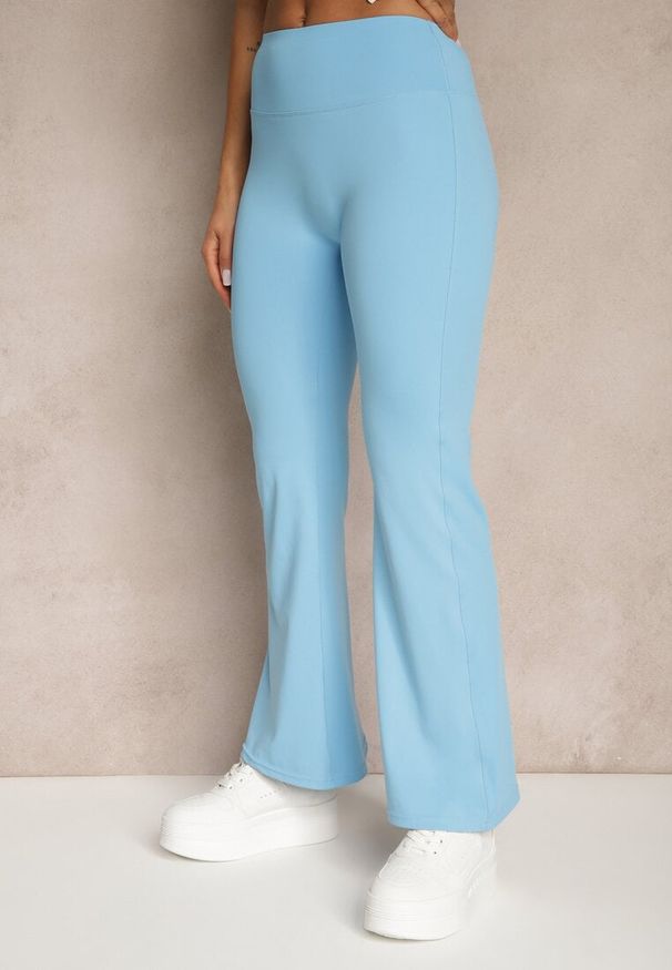 Renee - Niebieskie Spodnie Dzwony Legginsy High Waist Onellin. Okazja: na uczelnię, na co dzień. Stan: podwyższony. Kolor: niebieski. Styl: retro, elegancki, casual