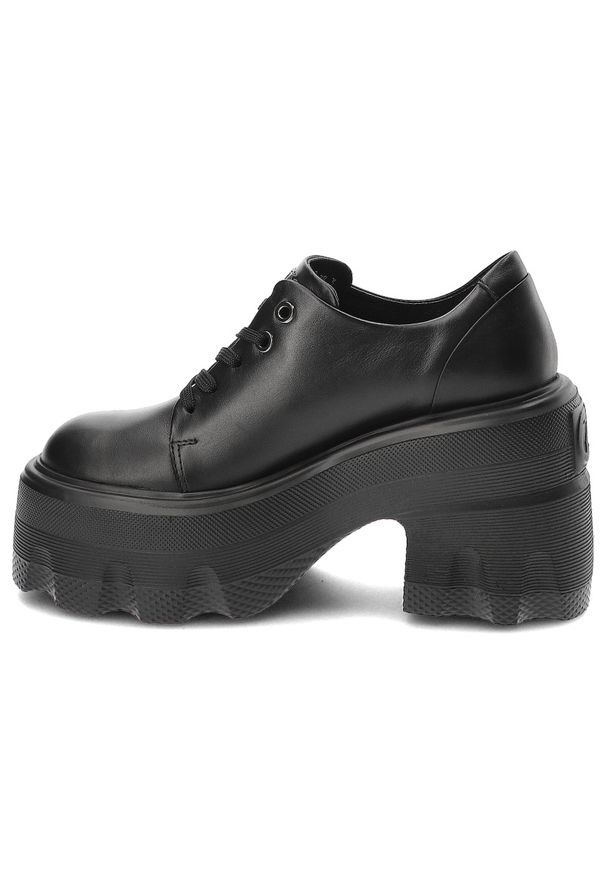 Czarne Półbuty Carinii Modne Obuwie Damskie. Kolor: czarny. Materiał: skóra. Wzór: aplikacja. Styl: elegancki, klasyczny