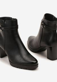 Born2be - Czarne Klasyczne Botki na Słupku z Aplikacją przy Cholewce Emmirre. Okazja: na co dzień. Kolor: czarny. Materiał: jeans, dzianina. Szerokość cholewki: normalna. Wzór: aplikacja. Obcas: na słupku. Styl: klasyczny #4