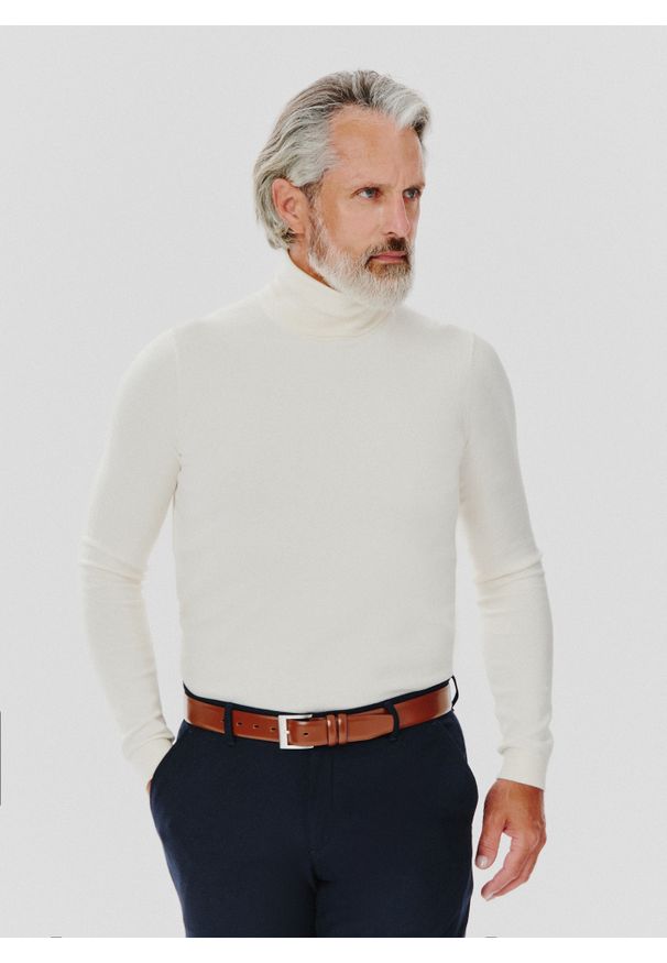 Pako Lorente - PAKO LORENTE – Biały gładki golf męski. Typ kołnierza: golf. Kolor: beżowy, biały. Materiał: poliamid, bawełna, elastan. Wzór: gładki. Sezon: zima, jesień