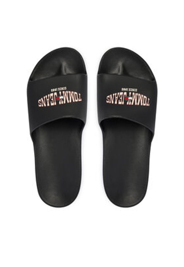 Tommy Jeans Klapki Wavy Flag Logo EM0EM01700 Czarny. Kolor: czarny. Materiał: syntetyk