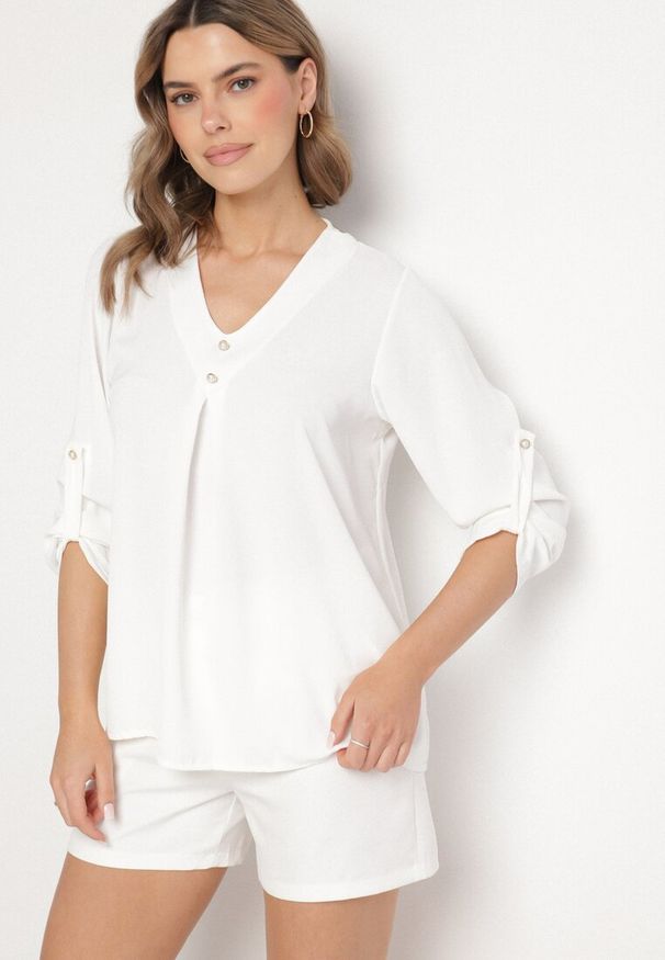 Born2be - Biała Bluzka o Trapezowym Kroju z Dekoltem w Serek i Podpinanymi Rękawami Aslimi. Typ kołnierza: dekolt w serek. Kolor: biały. Materiał: jeans, materiał. Styl: elegancki, klasyczny