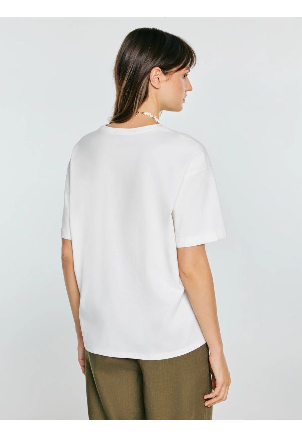 Big-Star - Koszulka damska z nadrukiem biała Lika 100. Okazja: na co dzień. Kolor: biały. Materiał: jeans, dzianina. Wzór: nadruk. Sezon: lato. Styl: elegancki, klasyczny, casual