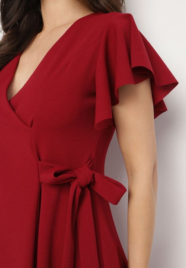 Born2be - Bordowa Rozkloszowana Sukienka Kopertowa z Wiązaniem w Talii Dannila. Kolor: czerwony. Wzór: aplikacja. Typ sukienki: kopertowe