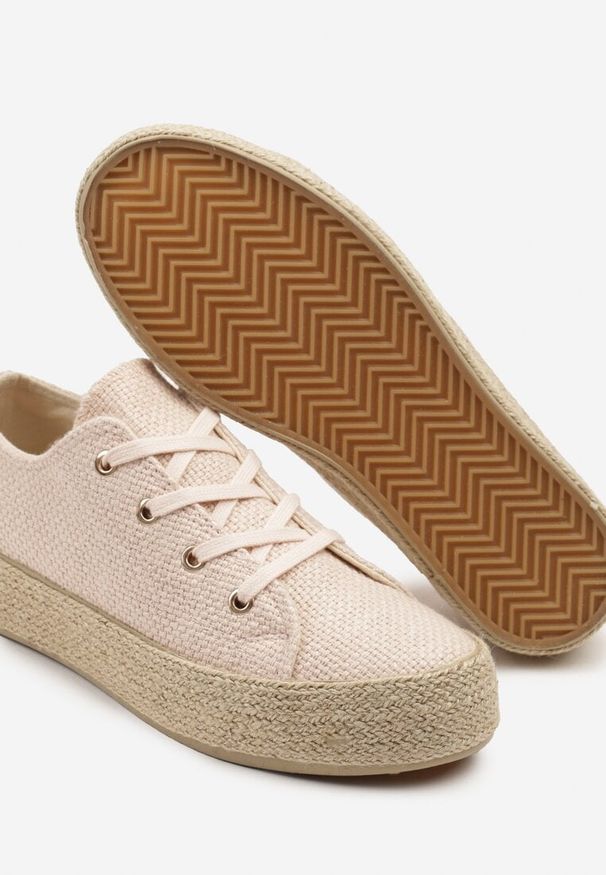 Renee - Różowe Trampki Ozdobione Plecionką Filatera. Okazja: na co dzień. Kolor: różowy. Materiał: jeans, materiał. Wzór: aplikacja. Obcas: na platformie. Styl: elegancki, casual