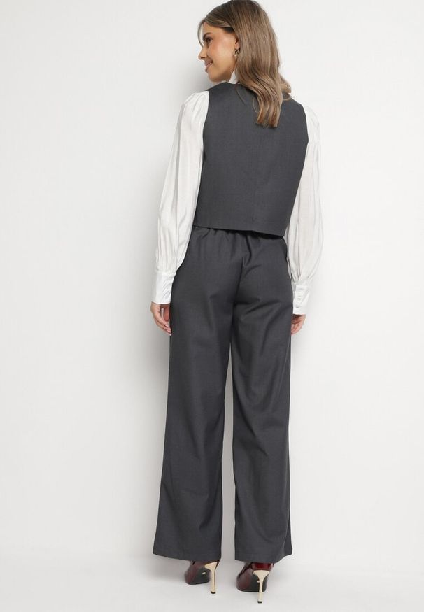 Born2be - Szary Garniturowy Komplet Koszula z Wiązaniem i Szerokie Spodnie Heslinna. Kolor: szary