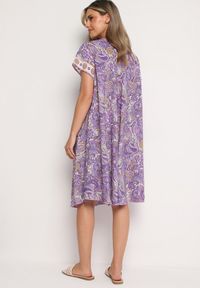 Born2be - Fioletowa Wiskozowa Sukienka o Rozkloszowanym Kroju w Stylu Boho Melnea. Typ kołnierza: dekolt w łódkę. Kolor: fioletowy. Materiał: wiskoza. Długość rękawa: krótki rękaw. Sezon: lato. Styl: boho