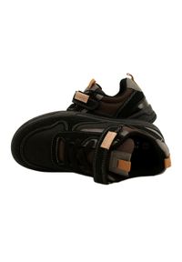 American Club obuwie sportowe chłopięce ES95/22 Black czarne. Zapięcie: rzepy. Kolor: czarny. Materiał: tkanina. Szerokość cholewki: normalna