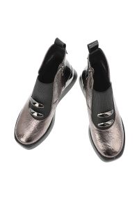 Srebrne Botki S.Barski Stylowe Damskie Buty Na Koturnie. Zapięcie: klamry. Kolor: srebrny. Szerokość cholewki: normalna. Wzór: aplikacja. Sezon: zima, jesień. Obcas: na koturnie. Styl: elegancki #2