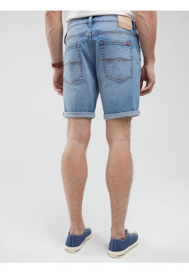 Big-Star - Szorty męskie jeansowe niebieskie Aden 255. Kolor: niebieski. Materiał: jeans. Sezon: lato. Styl: wakacyjny, klasyczny, elegancki