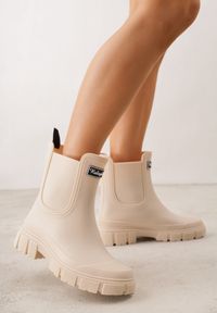 Born2be - Beżowe Kalosze o Fasonie Sztybletów z Antypoślizgową Podeszwą Uemaeno. Okazja: na co dzień. Kolor: beżowy. Materiał: jeans. Styl: casual, klasyczny #1