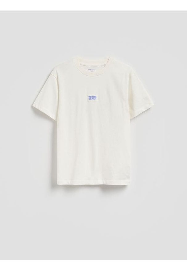 Reserved - Bawełniany t-shirt - złamana biel. Materiał: bawełna
