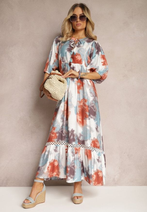 Renee - Beżowa Sukienka w Stylu Boho z Krótkim Rękawem z Falbanką i Rękawem 3/4 Valendra. Okazja: na co dzień, na imprezę. Typ kołnierza: dekolt w serek. Kolekcja: plus size. Kolor: biały. Typ sukienki: dla puszystych. Materiał: materiał. Długość rękawa: krótki rękaw. Sezon: lato. Styl: boho