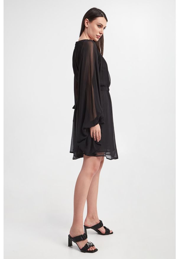 Emporio Armani - Sukienka mini EMPORIO ARMANI. Długość: mini