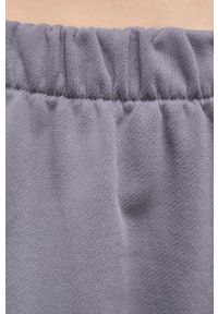 Answear Lab spodnie dresowe damskie kolor szary gładkie. Stan: podwyższony. Kolor: szary. Materiał: dresówka. Wzór: gładki #4