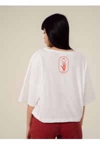 outhorn - T-shirt oversize z nadrukiem damski. Okazja: na co dzień. Materiał: bawełna, jersey. Długość: krótkie. Wzór: nadruk. Styl: casual #5