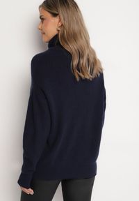 Born2be - Granatowy Golf o Klasycznym Kroju z Kaszmirem Azifra. Okazja: na spotkanie biznesowe. Typ kołnierza: golf. Kolor: niebieski. Materiał: kaszmir. Styl: klasyczny #5