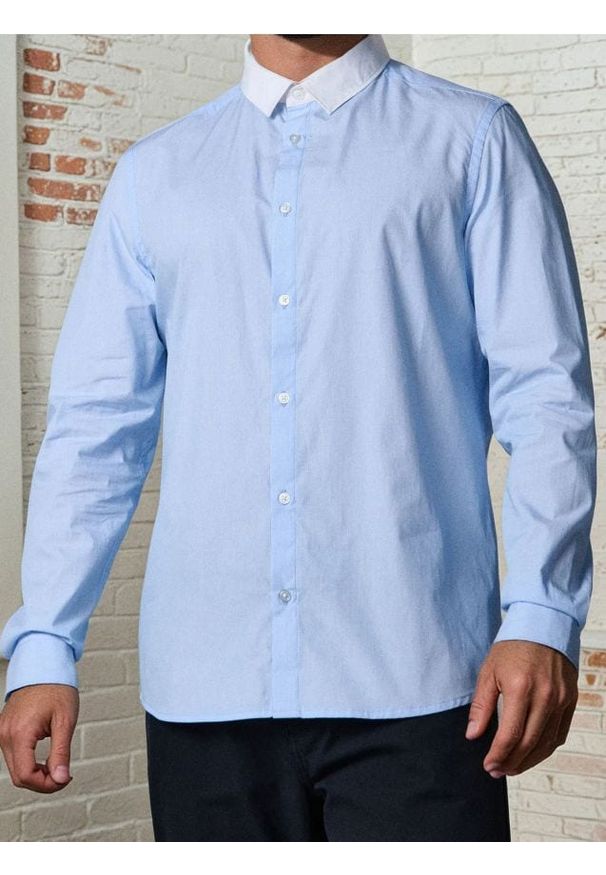 Sinsay - Bawełniana koszula slim fit - błękitny. Kolor: niebieski. Materiał: bawełna