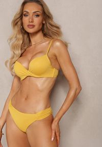 Renee - Żółte Dwuczęściowe Bikini Biustonosz z Plecionym Przodem na Regulowanych Ramiączkach Majtki Figi Ozdobiony Metaliczną Nicią Karetes. Kolor: żółty. Wzór: aplikacja #2