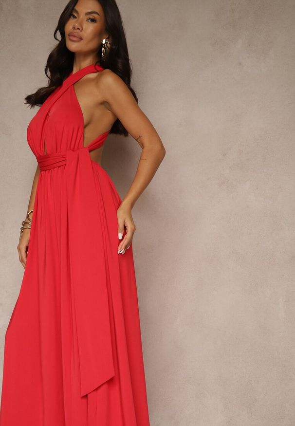 Renee - Czerwona Sukienka Koktajlowa Multiway z Wiskozą Wiązana na Szyi Lilovea. Okazja: na imprezę. Typ kołnierza: dekolt w kształcie V. Kolor: czerwony. Materiał: wiskoza. Typ sukienki: rozkloszowane. Styl: wizytowy