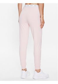 Guess Spodnie dresowe O3YB00 KBS91 Różowy Regular Fit. Kolor: różowy. Materiał: bawełna, dresówka #5