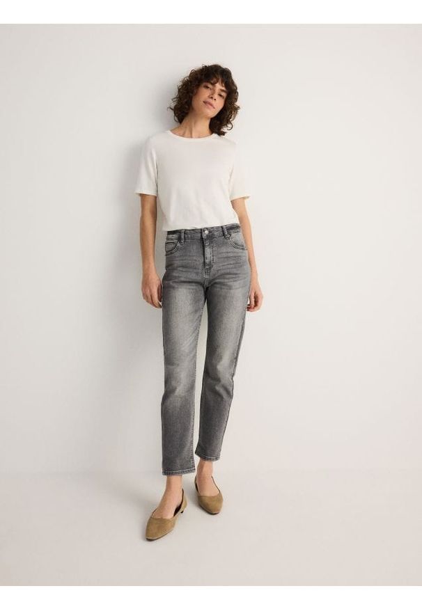 Reserved - Jeansy boyfriend slim - szary. Kolor: szary. Długość: długie