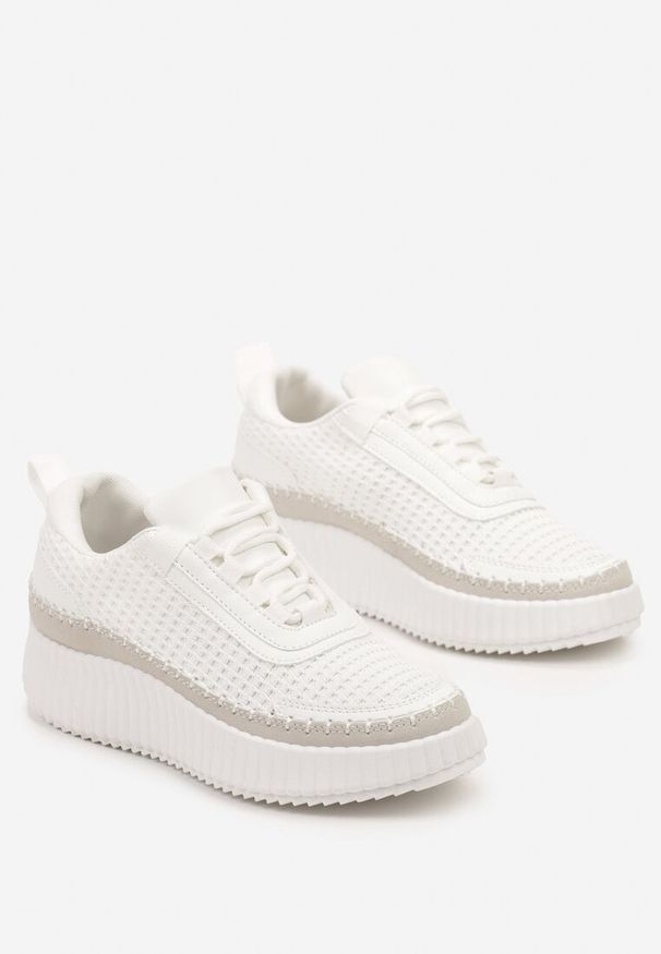Born2be - Białe Sneakersy do Kostki na Platformie ze Sznurowaniami Fropia. Nosek buta: okrągły. Zapięcie: sznurówki. Kolor: biały. Materiał: materiał. Obcas: na platformie. Wysokość obcasa: niski
