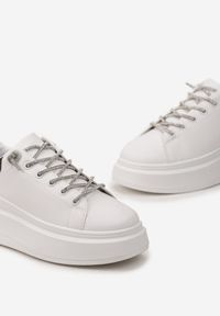 Born2be - Biało-Czarne Sneakersy z Brokatem i Biżuteryjnymi Sznurowadłami Nilirea. Kolor: czarny. Wzór: gładki #5