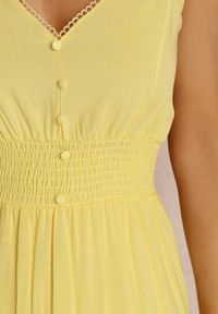 Renee - Żółta Sukienka Egithoe. Kolor: żółty. Długość rękawa: na ramiączkach. Wzór: aplikacja, jednolity, ażurowy. Długość: midi