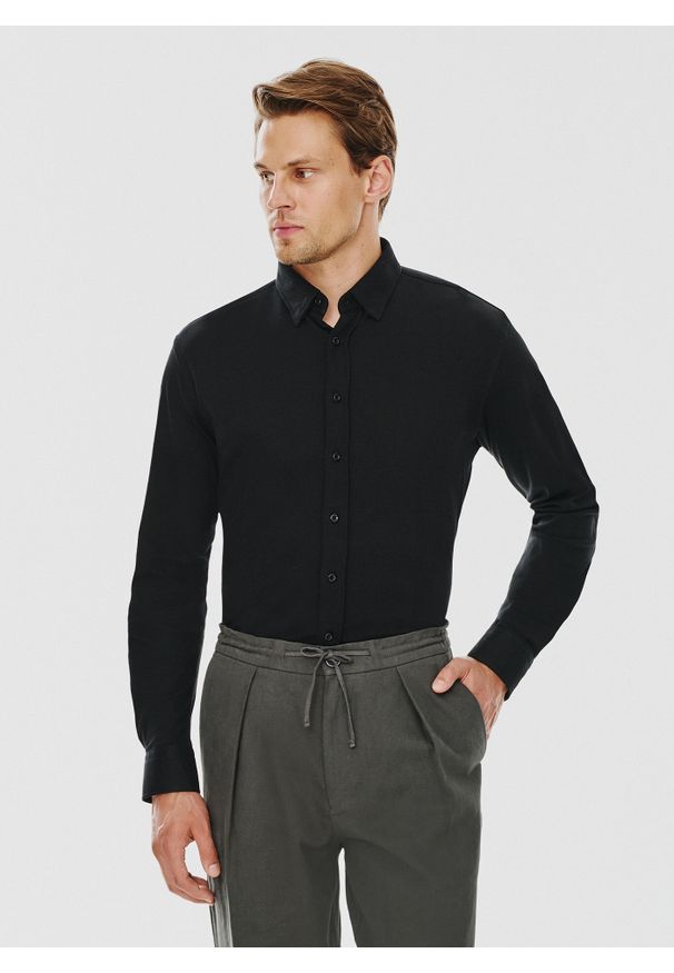 Pako Lorente - PAKO LORENTE – Czarna bawełniana koszula męska. Kolor: czarny, zielony. Materiał: bawełna. Długość rękawa: długi rękaw. Długość: długie. Wzór: gładki