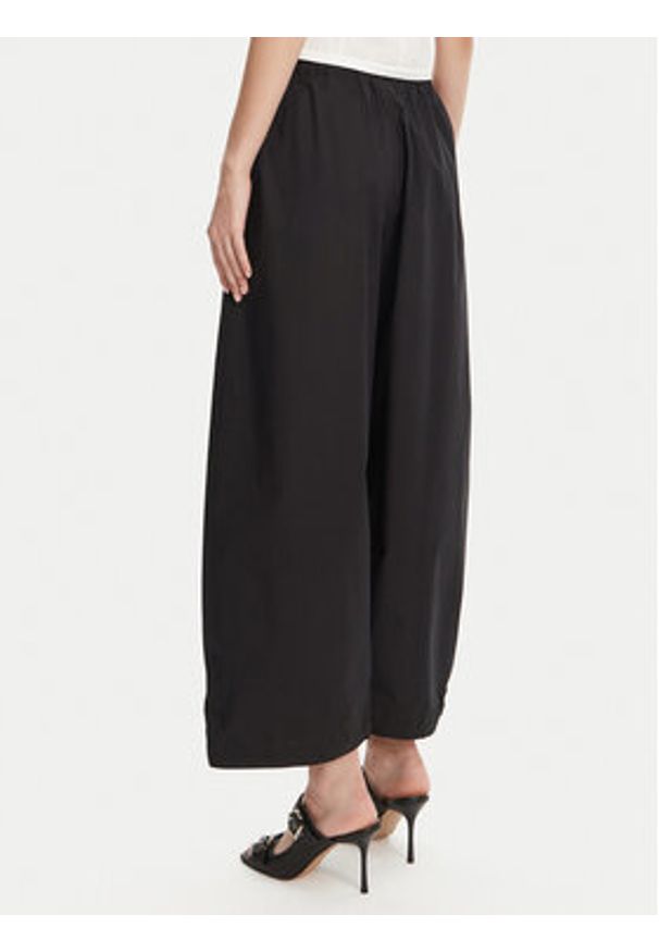 Pinko - PINKO Spodnie materiałowe 105210 A2LD Czarny Relaxed Fit. Kolor: czarny. Materiał: bawełna
