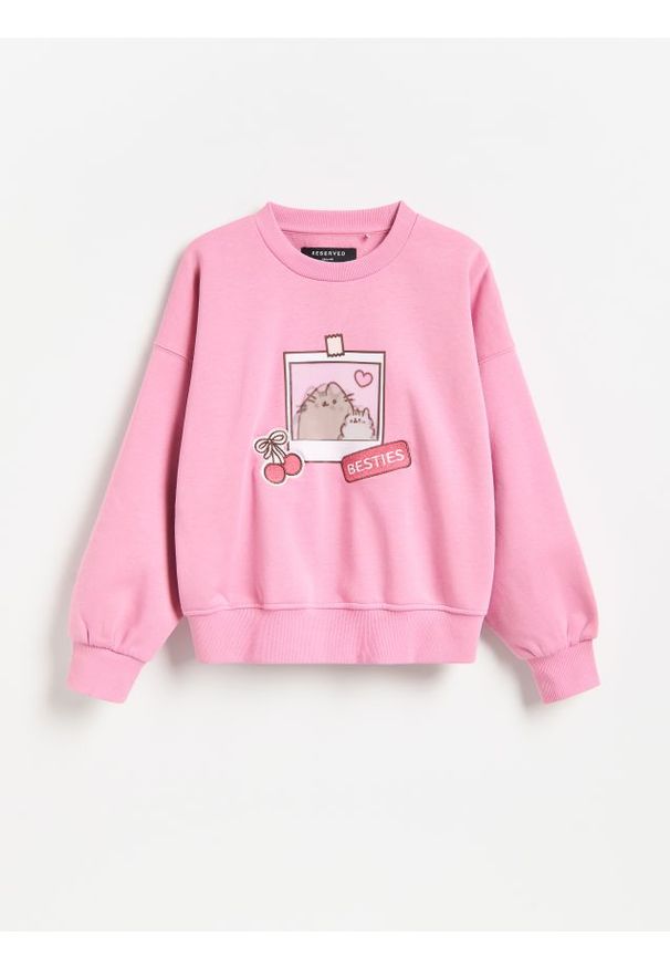 Reserved - Bluza Pusheen z aplikacją 3D - fioletowy. Kolor: fioletowy. Materiał: bawełna. Wzór: aplikacja