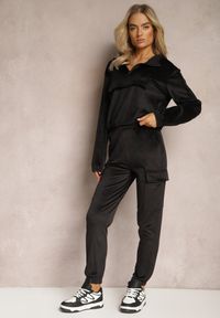 Renee - Czarny Komplet Dresowy Welurowy z Kieszeniami z Klapami Bluza i Spodnie Amarillis. Kolor: czarny. Materiał: welur, dresówka. Sport: turystyka piesza