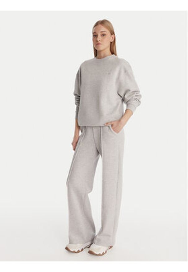 Guess Bluza V6RQ13 K9V31 Szary Regular Fit. Kolor: szary. Materiał: bawełna