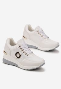 Renee - Białe Sneakersy na Koturnie z Metalicznymi Wstawkami Tapa. Okazja: na co dzień. Kolor: biały. Obcas: na koturnie #4