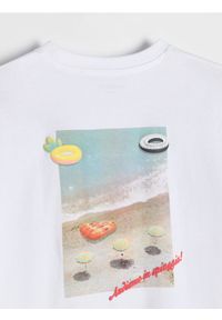 Reserved - T-shirt oversize z nadrukiem - biały. Kolor: biały. Materiał: bawełna, dzianina. Wzór: nadruk