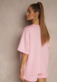 Renee - Różowy Komplet z Wiskozą o Fasonie Oversize T-shirt i Szorty Lirafina. Kolor: różowy. Materiał: wiskoza #2