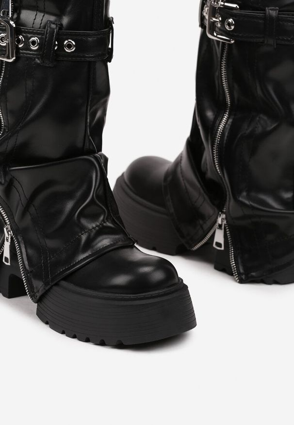 Born2be - Czarne Botki na Grubej Podeszwie w Rockowym Stylu z Wywiniętą Cholewką Suwakiem Paskiem Merivette. Okazja: na co dzień. Zapięcie: pasek. Kolor: czarny. Materiał: jeans, skóra. Szerokość cholewki: normalna. Styl: rockowy
