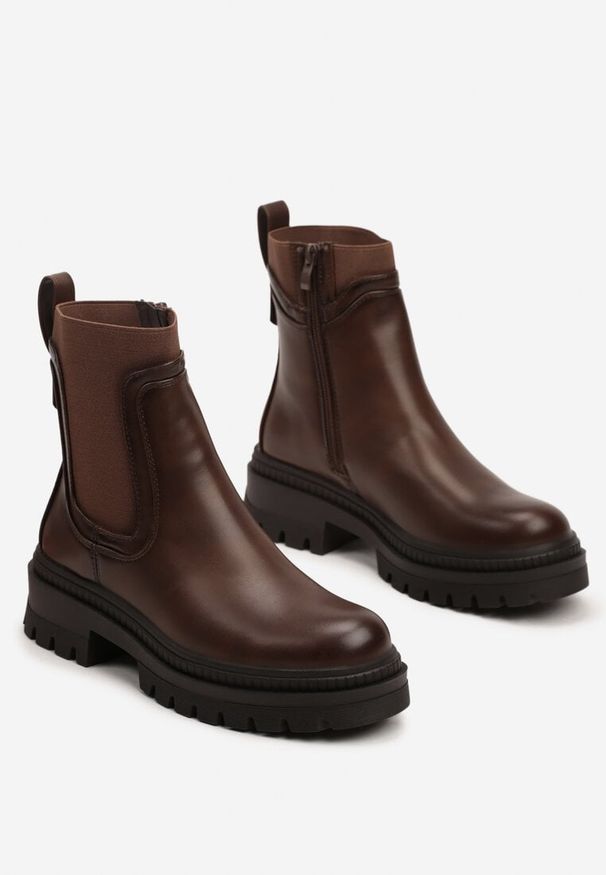Born2be - Brązowe Botki Sztyblety na Płaskiej Podeszwie Ozdobione Przeszyciami Narirra. Kolor: brązowy. Materiał: jeans. Wzór: aplikacja. Obcas: na płaskiej podeszwie. Styl: klasyczny, elegancki