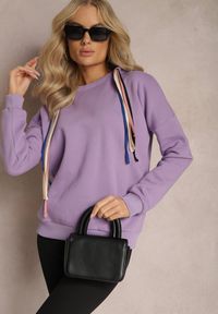Renee - Jasnofioletowa Bawełniana Bluza z Sznurkami i Kapturem Tyche. Typ kołnierza: kaptur. Kolor: fioletowy. Materiał: bawełna. Wzór: kolorowy #5