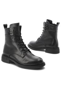 Czarne Trzewiki Filippo Modne Obuwie Damskie. Okazja: na co dzień. Zapięcie: sprzączka. Kolor: czarny. Szerokość cholewki: normalna. Wzór: aplikacja. Materiał: skóra, jeans. Obcas: na obcasie. Styl: casual, elegancki. Wysokość obcasa: niski #3