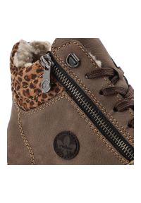 Brązowe Botki Rieker Solidne Ocieplane Buty Damskie. Okazja: na spacer, na co dzień. Zapięcie: sznurówki. Kolor: brązowy. Materiał: materiał, syntetyk. Wzór: motyw zwierzęcy. Sezon: zima, jesień. Styl: casual #5