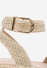 Born2be - Jasnobeżowe Plecione Sandały Boho VICES ze Skrzyżowanymi Paskami Aqiaria. Okazja: na co dzień. Zapięcie: pasek. Kolor: beżowy. Materiał: len. Sezon: lato. Styl: boho #2