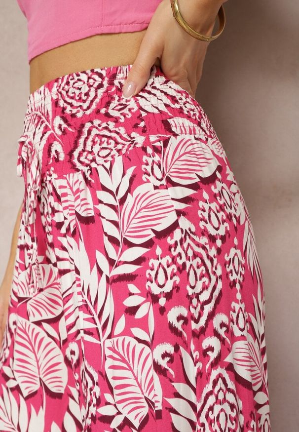 Renee - Różowe Boho Spodnie High Waist z Wiskozy z Szerokimi Nogawkami i Gumką w Pasie Elatine. Stan: podwyższony. Kolor: różowy. Materiał: wiskoza. Styl: boho