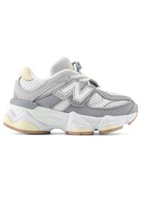 Buty niemowlęce New Balance IV9060AB – szare. Okazja: na co dzień. Kolor: szary. Materiał: materiał, guma, syntetyk. Szerokość cholewki: normalna. Sport: turystyka piesza