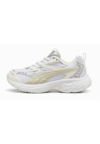 Buty do chodzenia damskie Puma Morphic Metallic Weiss Damen. Zapięcie: sznurówki. Kolor: biały. Materiał: materiał, syntetyk, tkanina. Szerokość cholewki: normalna. Sport: turystyka piesza
